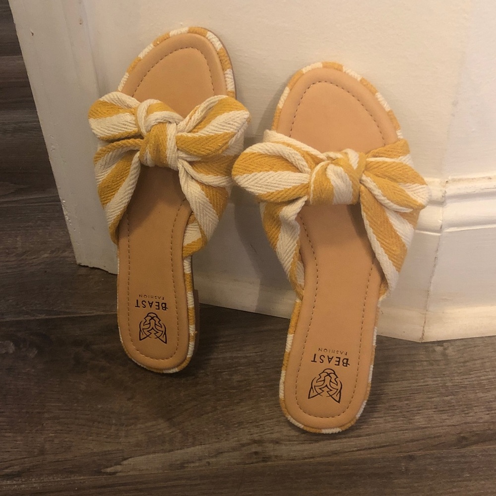 BEAST FASHION Yellow & White Striped Knot Slide Sandals